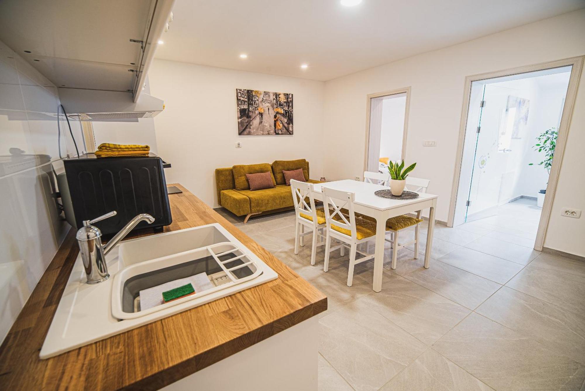 Gotar Apartment With Garden 코바리드 외부 사진