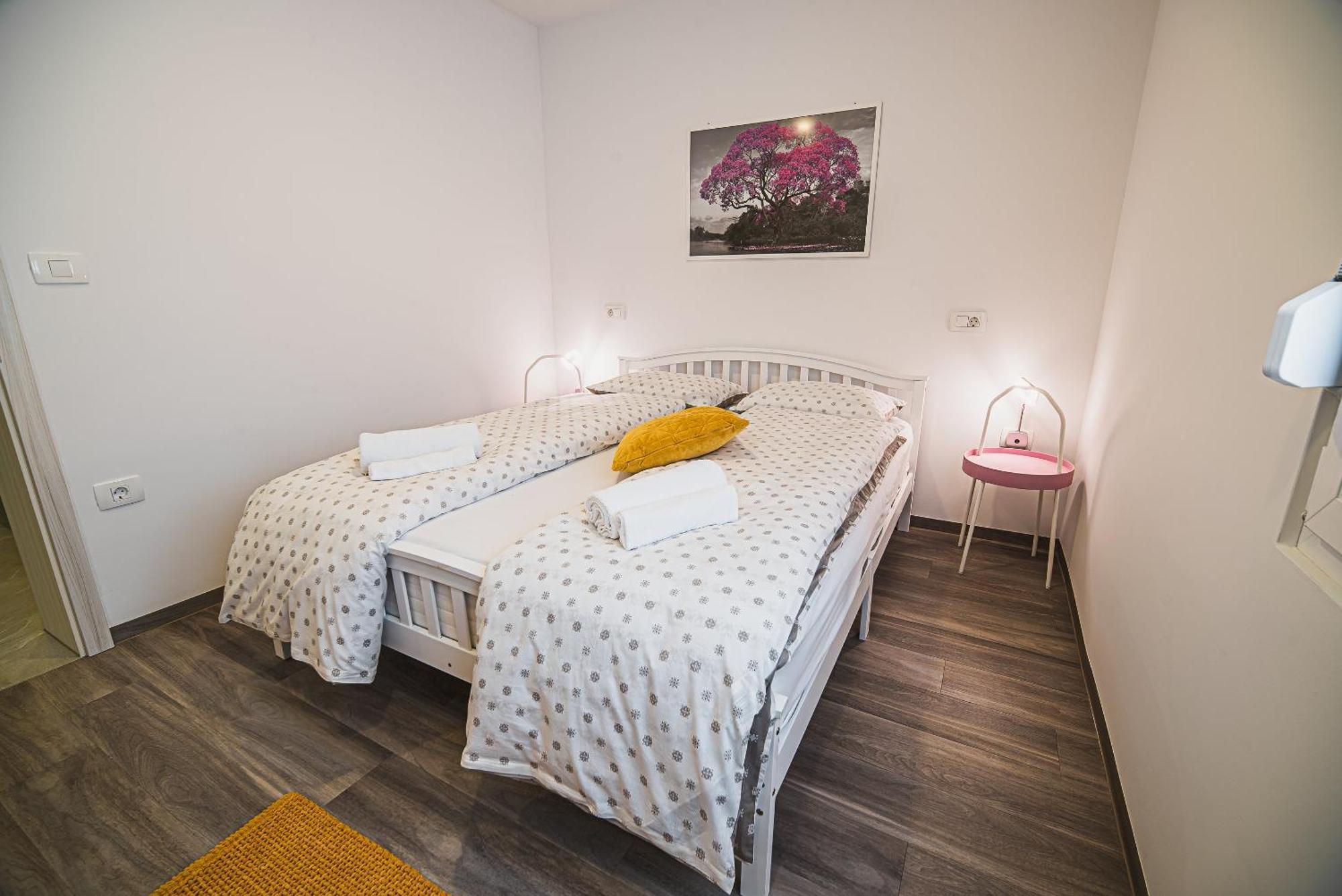 Gotar Apartment With Garden 코바리드 외부 사진