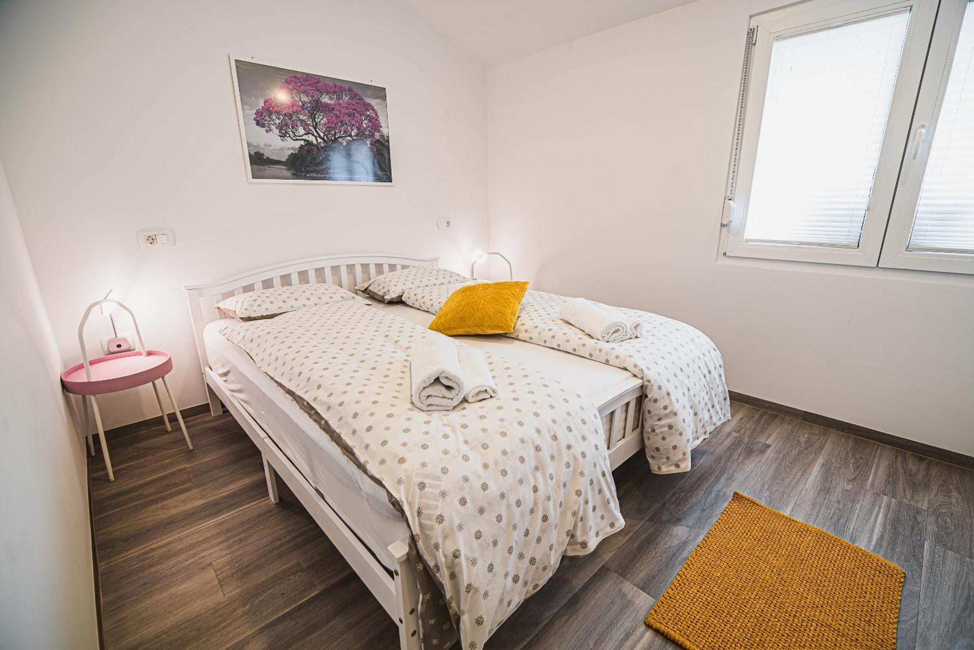 Gotar Apartment With Garden 코바리드 외부 사진